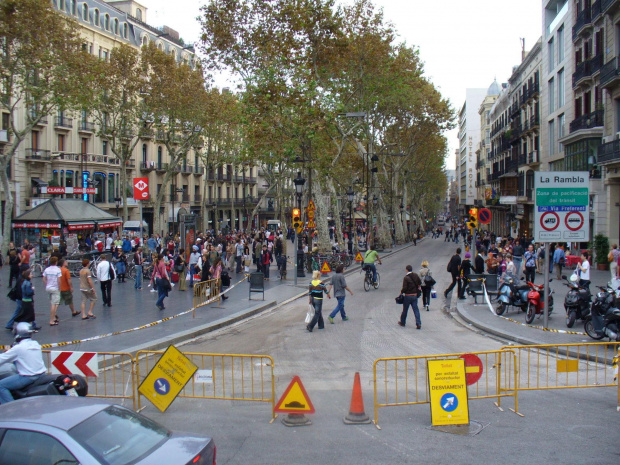 La Rambla...bardziej ruchliwa niż Tumska...i prowadzi nad morze