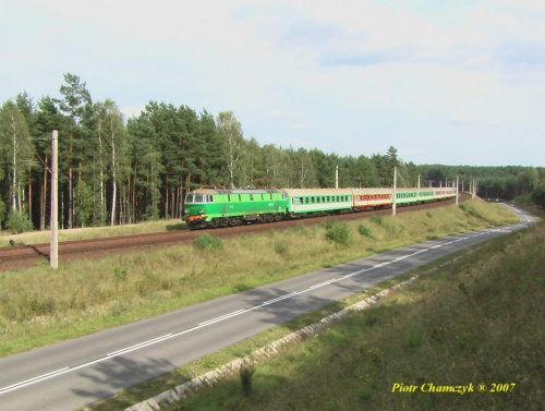 ET22-201 z poc. 28101 Chełm - Kostrzyn w drodze do Piły. #kolej #PKP #ET22 #lato