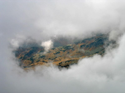 Równe Kopki pośród chmur #góry #tatry