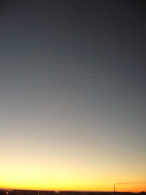 Dzisiejszy wschód słońca i nawet gwiazdka załapała na zdjęcie :)