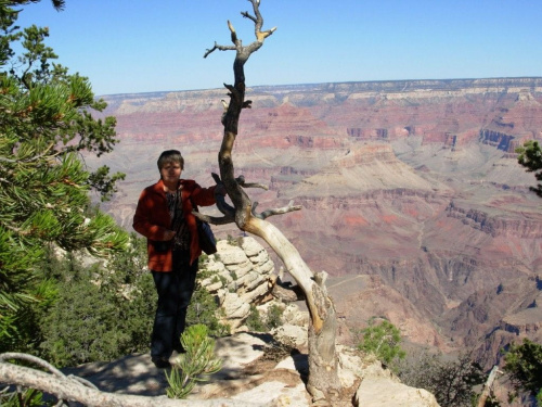 uff-musiałam trzymać się drzewa,ponieważ w głowie mi się kręciło kiedy spoglądałam w dół-a głębkość kanioniu to ponad 2100 m::)))