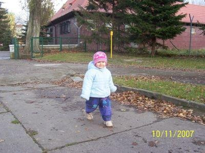 Weronika na spacerze.