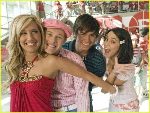 #HighSchoolMusical2