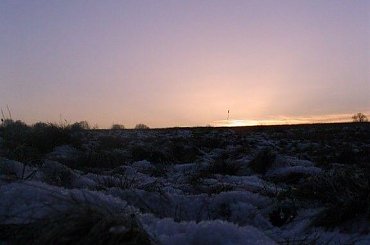 #łąka #niebo #śnieg #trawa #ZachódSłońca