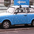 Trabant w kolorze blue w samym centrum Poznania