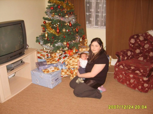 Pierwsze święta Bożego Narodzenia:) Z mamusią...
