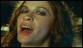 Wycinek z wideo piosenki Alanis Morissette pt. "Underneath" #AlanisMorissette