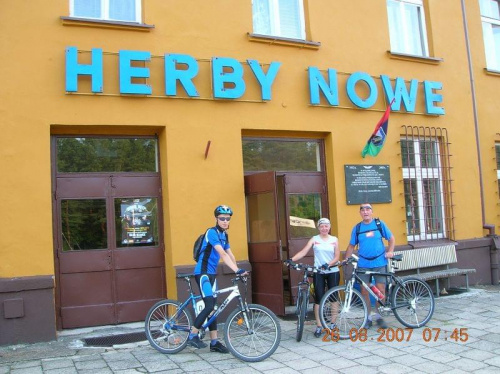 zbiórka w Harbach, dojedziemy tylko w jedna stronę pociagiem, powrót na Cz-we juz rowerem:)