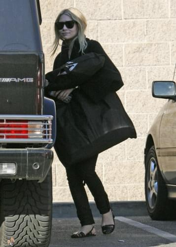 Ashley shopping in Beverly Hills-paparazzi styczeń 2007