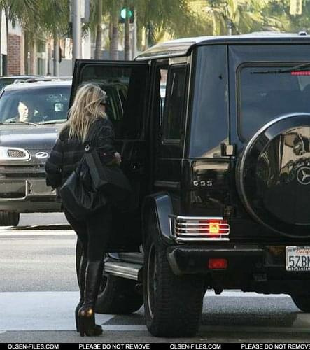 Ash picking up MK after shopping in Beverly Hills-paparazzi styczeń 2007