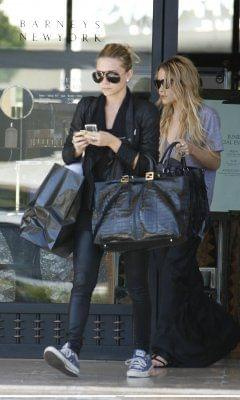 MK and Ash shopping at Barneys-paparazzi lipiec 2007