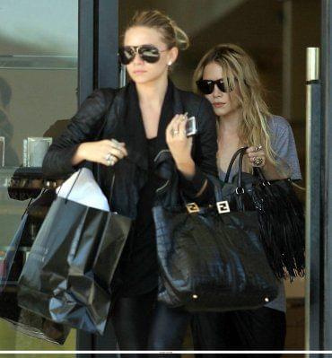 MK and Ash shopping at Barneys-paparazzi lipiec 2007