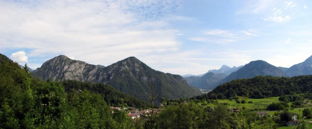 Zdjęcie panoramiczne gór. #panorama #Italia #Włochy