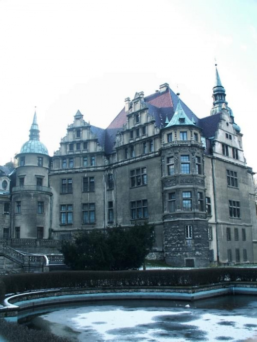 Pałac w Mosznej- zima