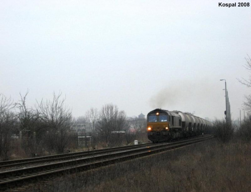 07.03.2008 PB13 z pociągiem prywatnego przewoźnika z Niemiec opuszcza Kostrzyn.