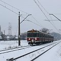 EN 57 - 1320 na mijance Uherka udaje się w kierunku stacji Chełm a następnie do Dorohuska.