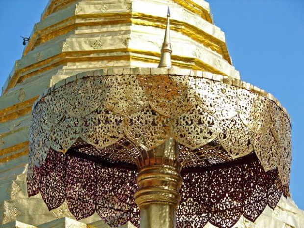 Wat Phrathat Doi Suthep - świątynia buddyjska na wzgórzu Doi Suthep niedaleko Chiang Mai