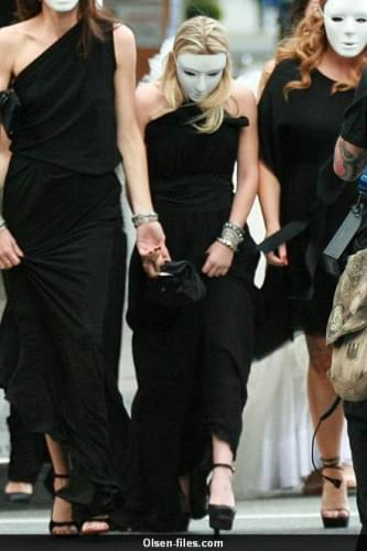 MKA as bridesmaids at Estee Stanley wedding in LA-paparazzi kwiecień 2008