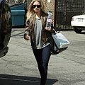 Ashley leaving the Neil George Hair Salon-paparazzi kwiecień 2008