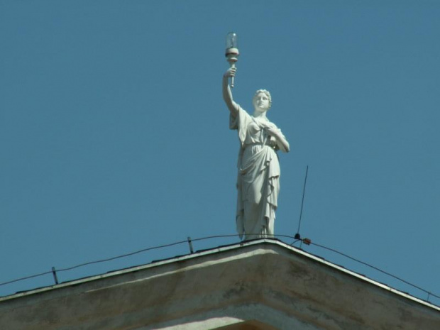 Wjazd do Szczawna Zdroju oraz kopia Statuły Wolności #SzczawnoZdrój