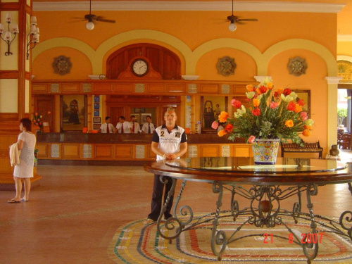 Riu Tequila lobby