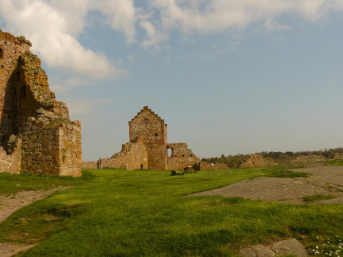 Ruiny zamku #bornholm #dania #zamek #ruiny #zabytek #architektura