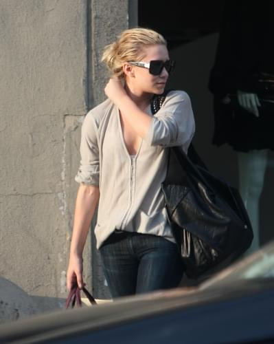 Ashley shopping at Stella McCartney in New York-paparazzi czerwiec 2008