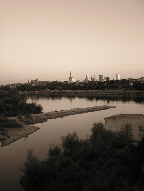 Warszawa - widok na Starówkę i Wisłę w sepii #panorama #StareMiasto #Starówka #Warszawa