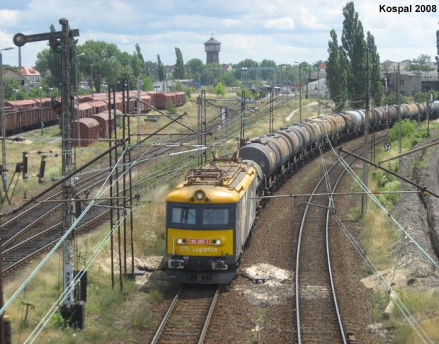 08.07.2008 (182 085-1) własność CTL prowadzi pociąg z Trzebini do Kostrzyna i dojeżdża do stacji końcowej. #CTL #kolej #Kostrzyn