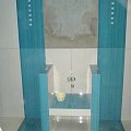 15.07.2008 postument pod umywalkę i miejsce szare przygotowane na lustro umieszczone między płytkami proste
