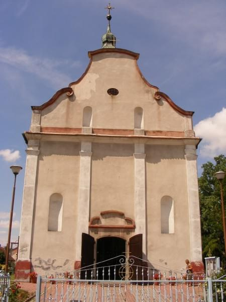 kościół w Sławsku Wielkim został zbudowany w 1760 r. w miejsce poprzednich drewnianych. W 1819 r. kościół spłonął, a następnie go odbudowano. #kościół