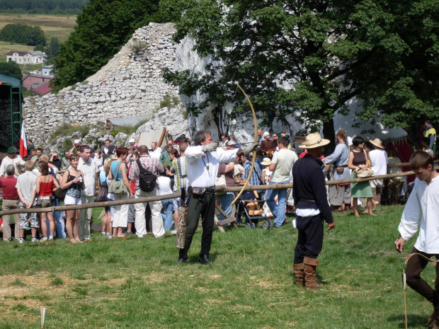 Ogrodzieniec 2008 - turniej łuczniczy