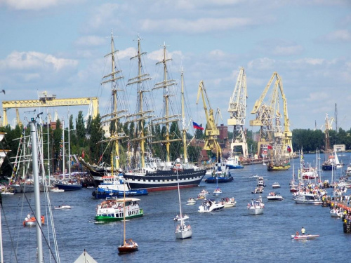 Rosyjski "Kruzensztern" wchodzi do portu. #ImprezyPlenerowe #zloty #żaglowce