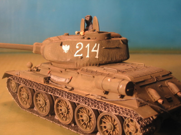 T34-85 214