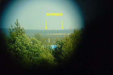 Góra Sławno - widok w ker.południowo-wschodnim- na horyzoncie miasto Końskie w woj.świętokrzyskim , zdjęcie wykonane przez lornetkę #Sławno #Opoczno #Końskie #góra #widok #panorama #WzgórzaOpoczyńskie