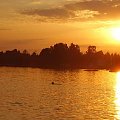 Piękny zachód słońca nad Jeziorem Białym #JezioroBiałeZachódSłońcaOkuninka
