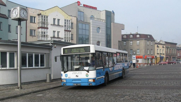 Jelcz M121M #3271 (Transgór Rybnik) na linii 11 (ZTZ Rybnik), Rybnik, Plac Wolności