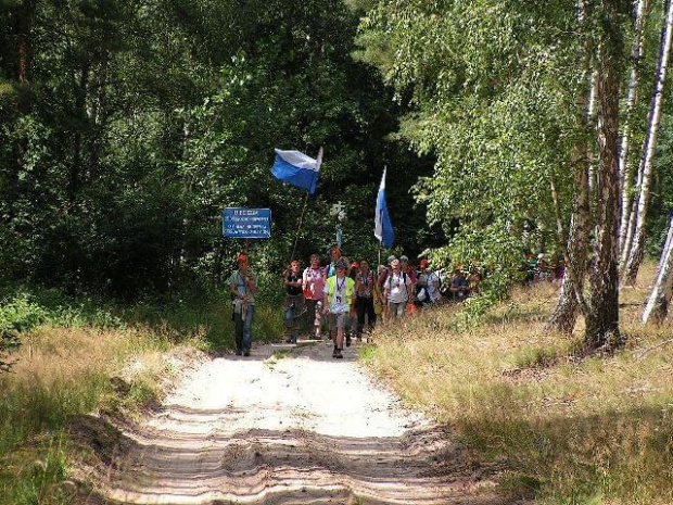 Pielgrzymka piesza Grupa Teczowa A. D. 2007. 29 lipca - 12 sierpnia z Kostrzyna nad Odrą na Jasną Górę. Tegoroczna liczyła 96 uczestników i znów przeszła ponad 440 kilometrów... #PielgrzymkaWakcje