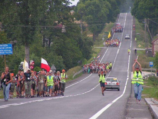 Pielgrzymka piesza Grupa Teczowa A. D. 2007. 29 lipca - 12 sierpnia z Kostrzyna nad Odrą na Jasną Górę. Tegoroczna liczyła 96 uczestników i znów przeszła ponad 440 kilometrów... #PielgrzymkaWakcje