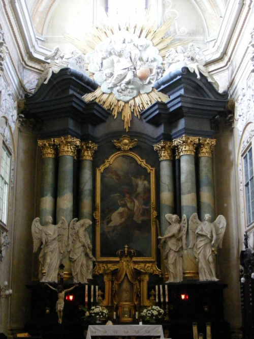 Ołtarz w Kościele św. Michała Archanioła i św. Stanisława (na Skałce)