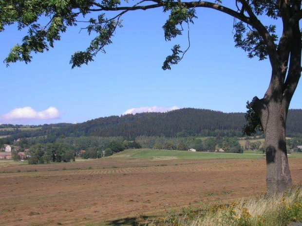widok z trasy za wsią Pastewnik, w kierunku Płoniny