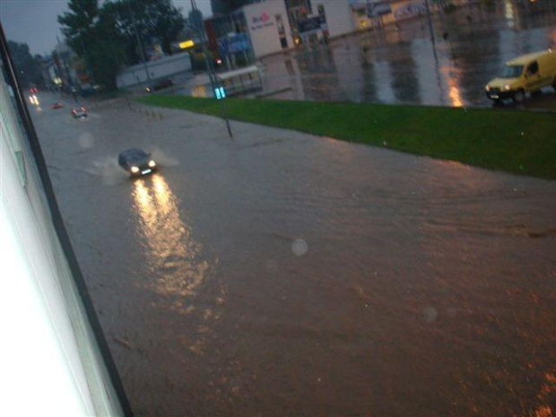 Ul Grażyńskiego, widok na parking Sfery