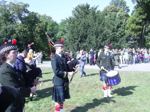 Muzyka szkocka zawładnęła podzamczem pałacu #Imprezy #Militaria